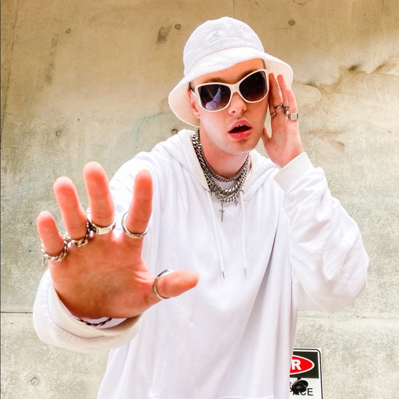 Meet your Posher, Connor - Picture 8 of 10